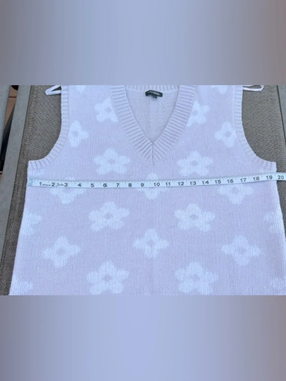 Wild Fable Lavender Retro Floral Sweater Vest great condition young adult size L